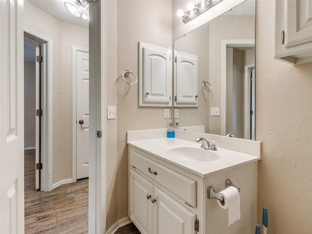 421 Madison Place Drive, Moore, OK 73160