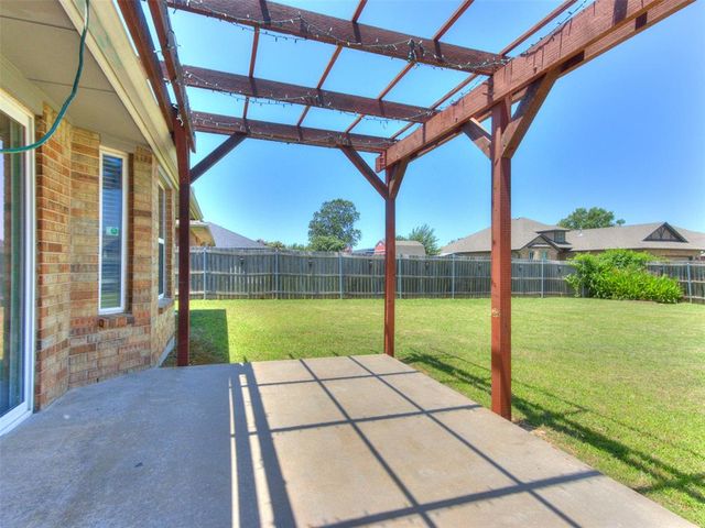 421 Madison Place Drive, Moore, OK 73160