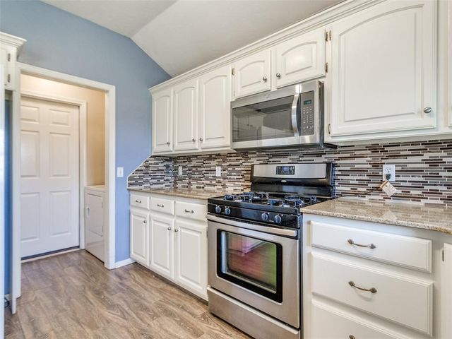 421 Madison Place Drive, Moore, OK 73160
