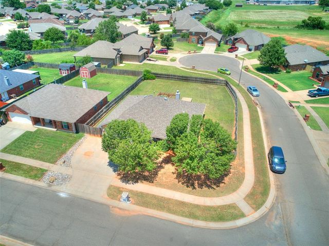 421 Madison Place Drive, Moore, OK 73160