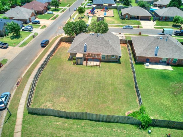 421 Madison Place Drive, Moore, OK 73160