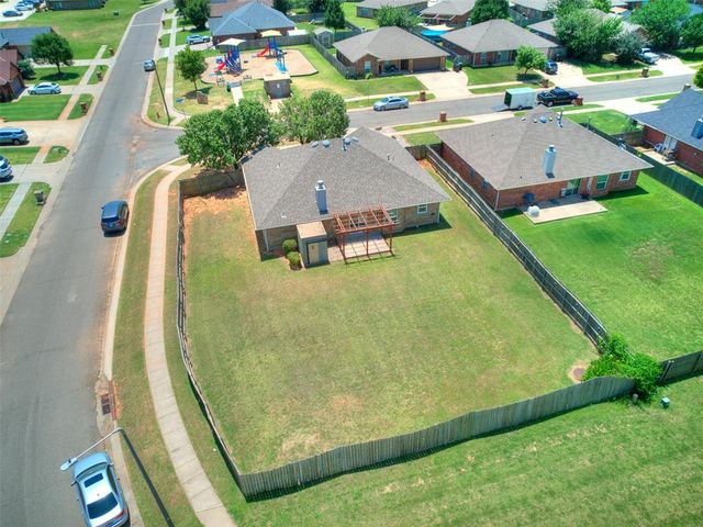 421 Madison Place Drive, Moore, OK 73160