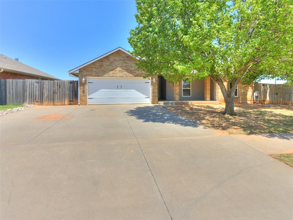 421 Madison Place Drive, Moore, OK 73160