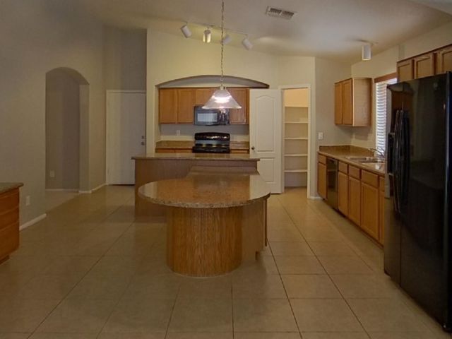41334 W Hayden Drive, Maricopa, AZ 85138