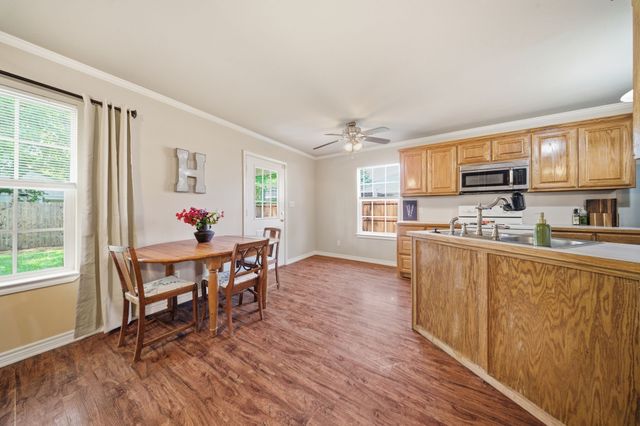 402 Robertson Street, Collinsville, TX 76233