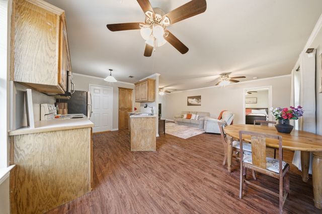 402 Robertson Street, Collinsville, TX 76233