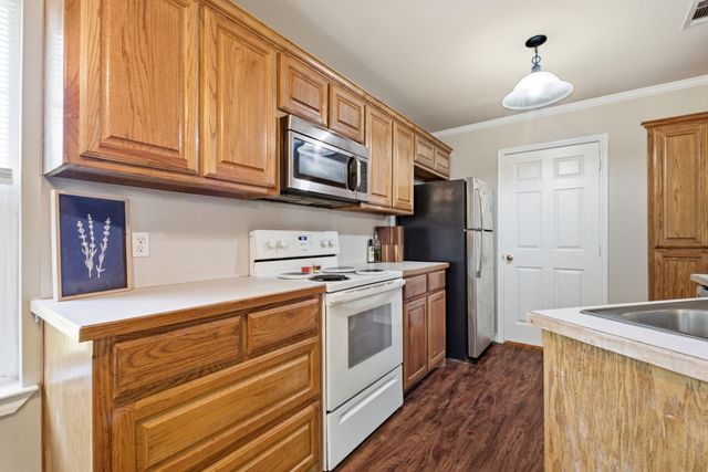 402 Robertson Street, Collinsville, TX 76233