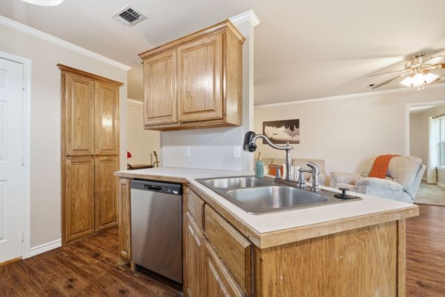 402 Robertson Street, Collinsville, TX 76233