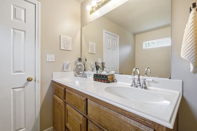 402 Robertson Street, Collinsville, TX 76233