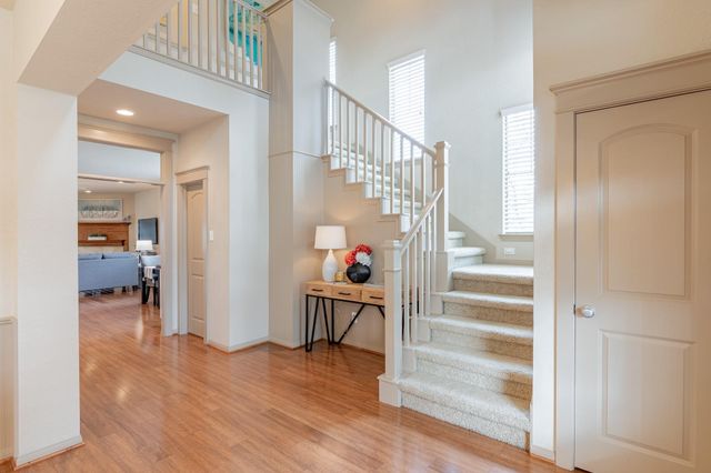 27 S Mews Wood Court, The Woodlands, TX 77381
