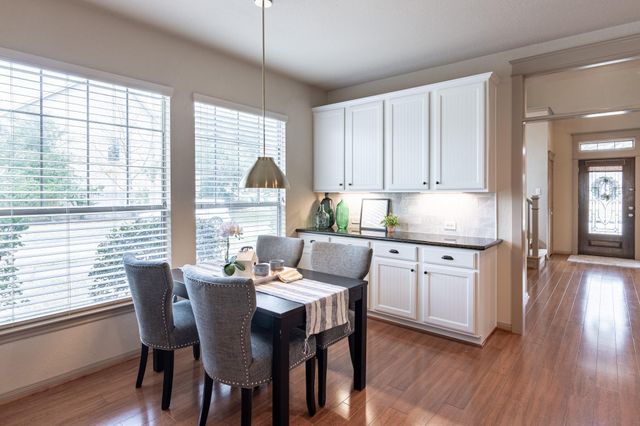 27 S Mews Wood Court, The Woodlands, TX 77381