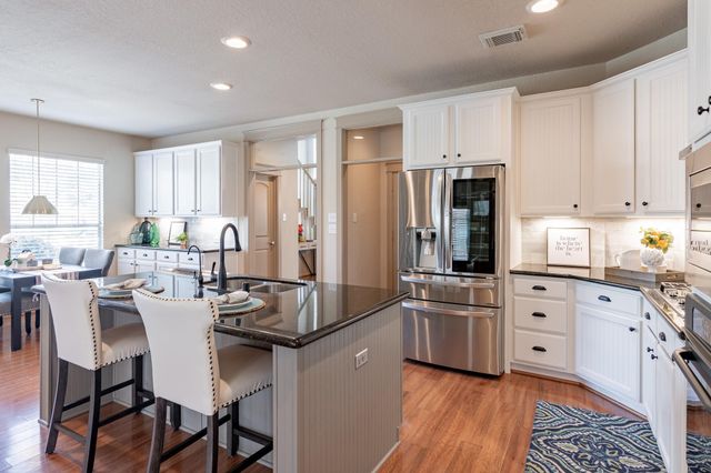 27 S Mews Wood Court, The Woodlands, TX 77381
