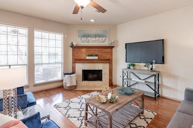 27 S Mews Wood Court, The Woodlands, TX 77381