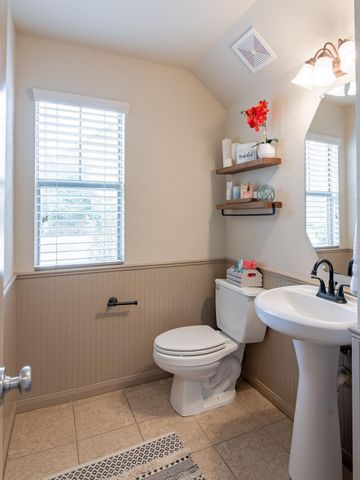 27 S Mews Wood Court, The Woodlands, TX 77381