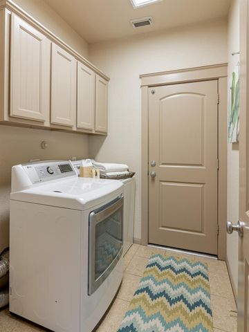 27 S Mews Wood Court, The Woodlands, TX 77381