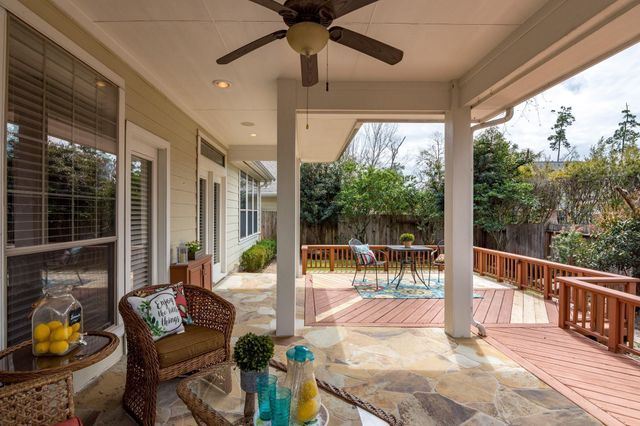 27 S Mews Wood Court, The Woodlands, TX 77381