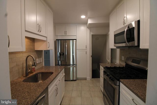 303 COMMONWEALTH AVE, Alexandria, VA 22301