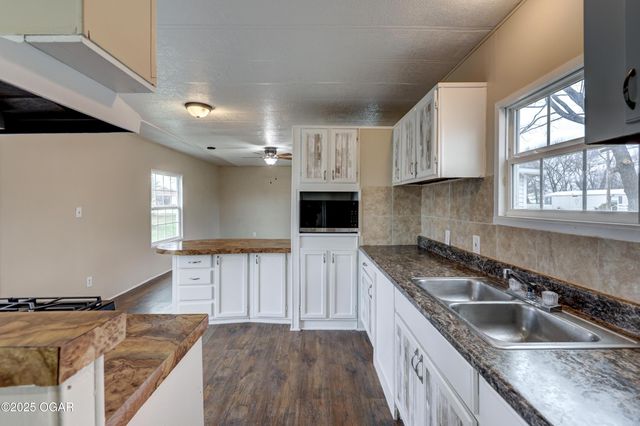 820 E Fountain Road, Joplin, MO 64804