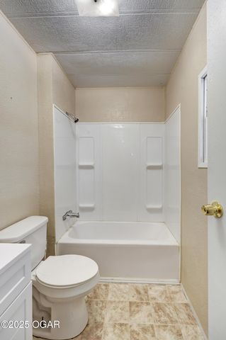 820 E Fountain Road, Joplin, MO 64804