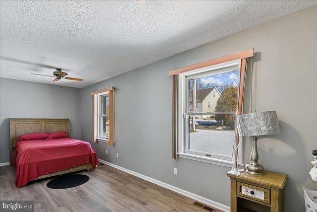 7836 OAKDALE, Baltimore, MD 21237