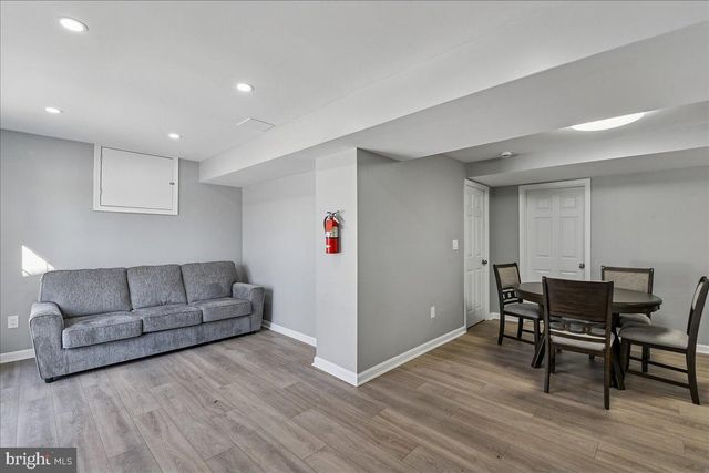 7836 OAKDALE, Baltimore, MD 21237