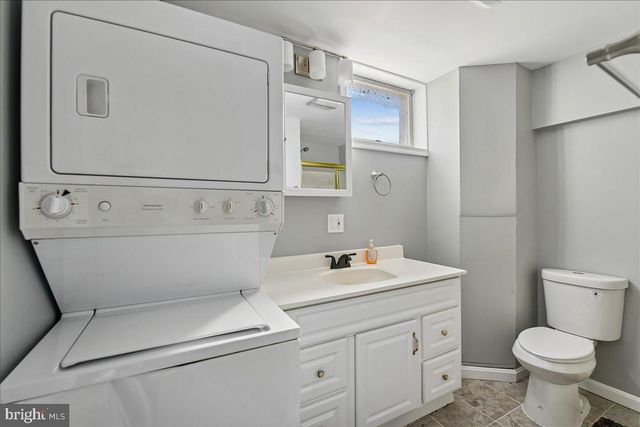 7836 OAKDALE, Baltimore, MD 21237