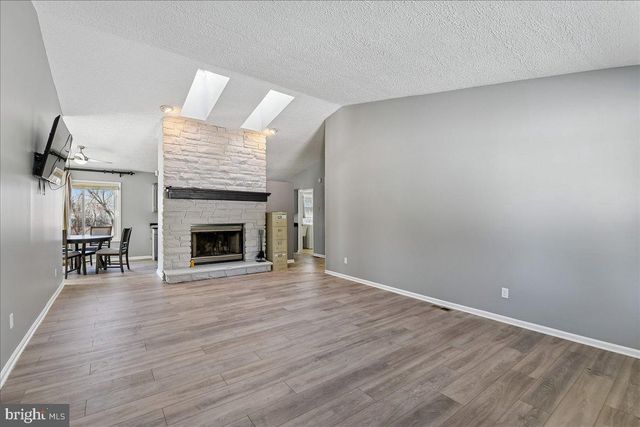 7836 OAKDALE, Baltimore, MD 21237