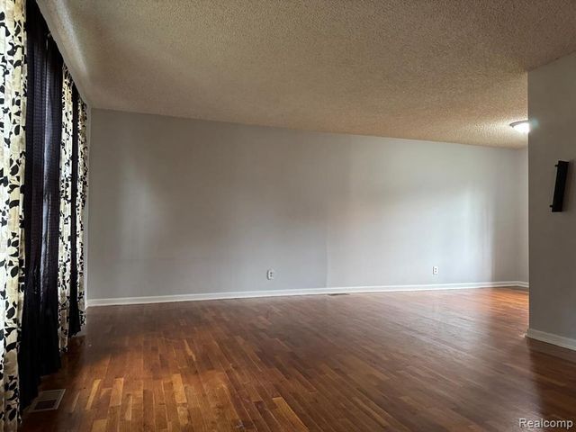 3301 Wolcott Street, Flint, MI 48504