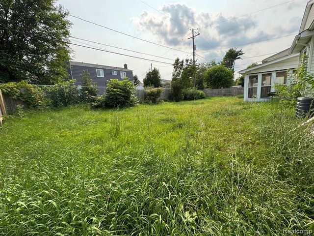 3301 Wolcott Street, Flint, MI 48504