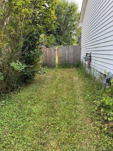 3301 Wolcott Street, Flint, MI 48504