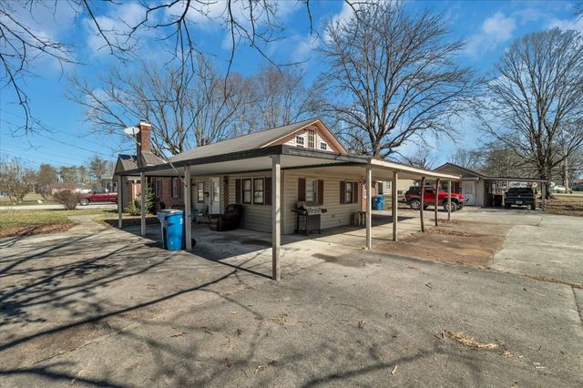 1015 Hills Chapel Rd, Manchester, TN 37355