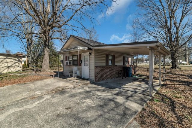 1015 Hills Chapel Rd, Manchester, TN 37355