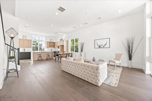 2855 Decker Place, Houston, TX 77003