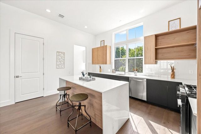 2855 Decker Place, Houston, TX 77003