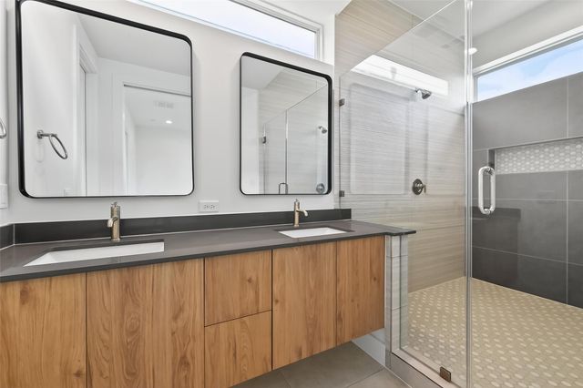 2855 Decker Place, Houston, TX 77003