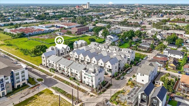 2855 Decker Place, Houston, TX 77003