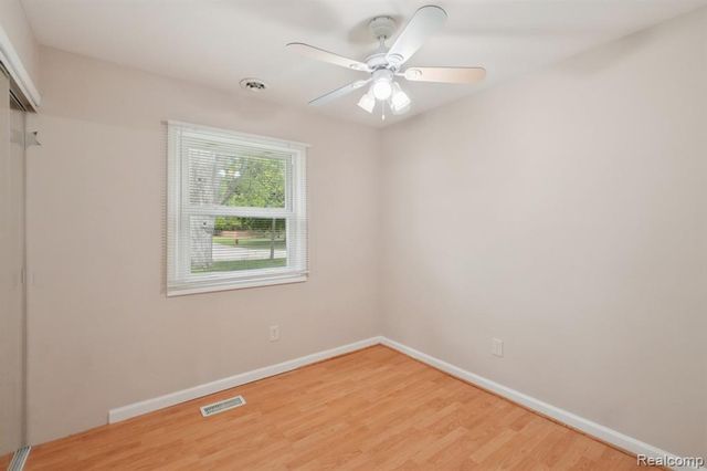 1096 Truwood Drive, Rochester Hills, MI 48307