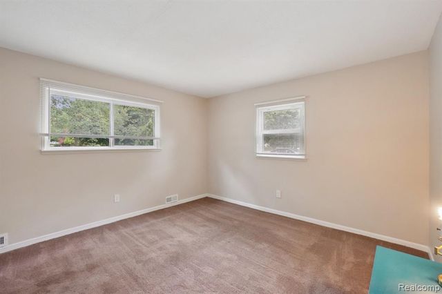 1096 Truwood Drive, Rochester Hills, MI 48307