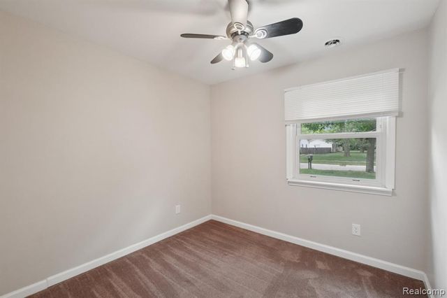 1096 Truwood Drive, Rochester Hills, MI 48307