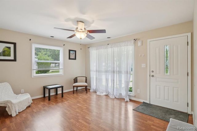 1096 Truwood Drive, Rochester Hills, MI 48307