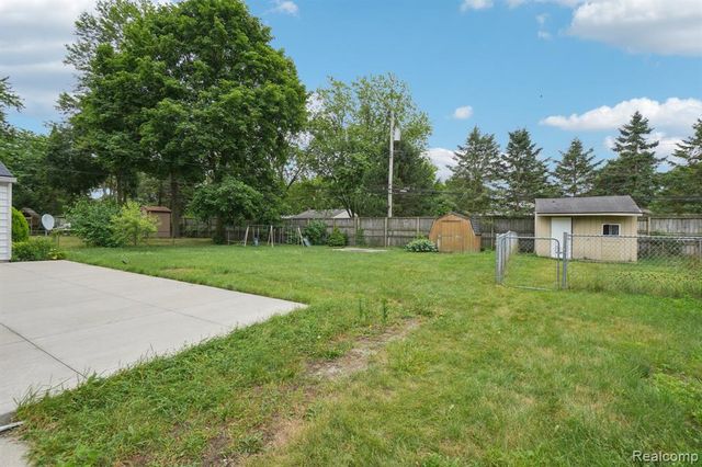 1096 Truwood Drive, Rochester Hills, MI 48307