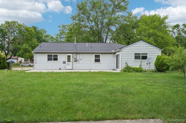 1096 Truwood Drive, Rochester Hills, MI 48307