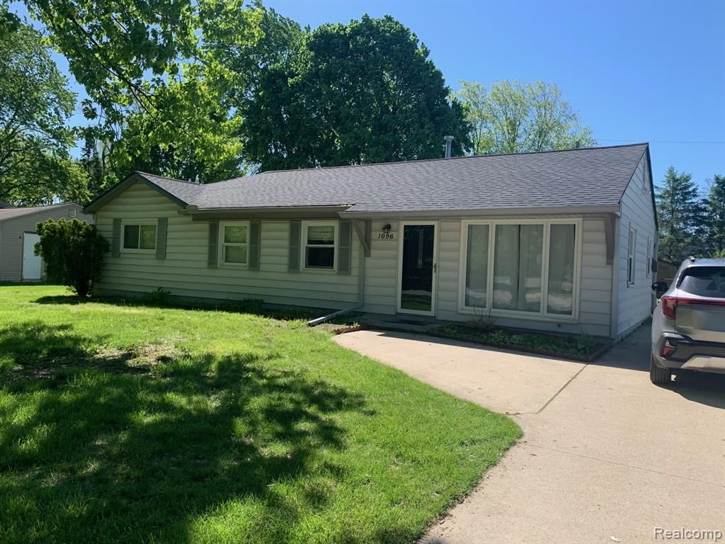 1096 Truwood Drive, Rochester Hills, MI 48307