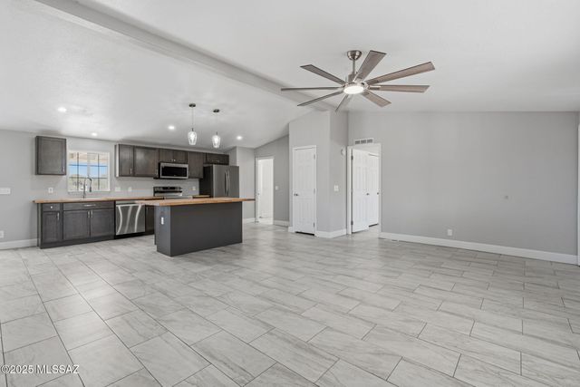 11935 S Amber Ann Lane, Tucson, AZ 85736