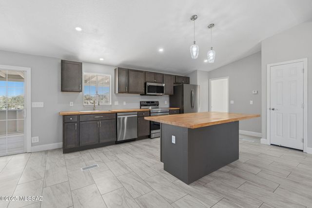 11935 S Amber Ann Lane, Tucson, AZ 85736