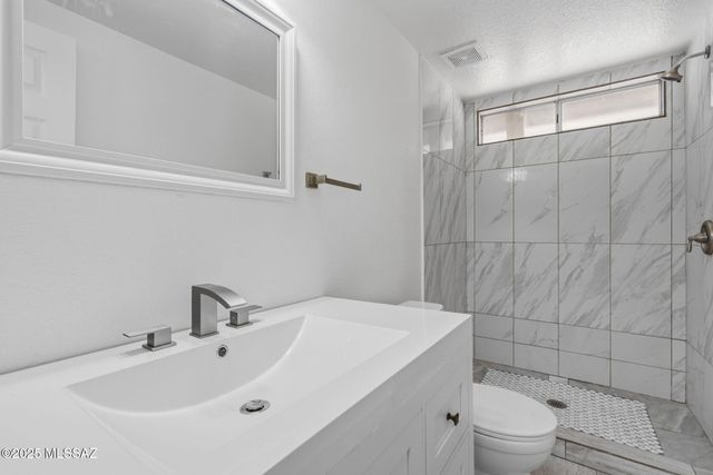 11935 S Amber Ann Lane, Tucson, AZ 85736