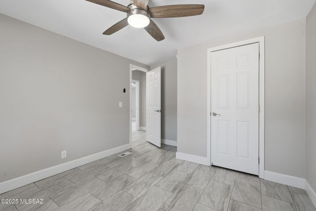 11935 S Amber Ann Lane, Tucson, AZ 85736