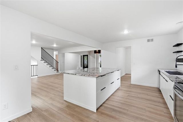 4606 NW 83rd Street, Kansas City, MO 64151
