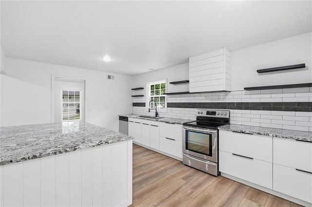 4606 NW 83rd Street, Kansas City, MO 64151