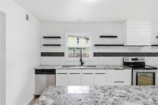 4606 NW 83rd Street, Kansas City, MO 64151